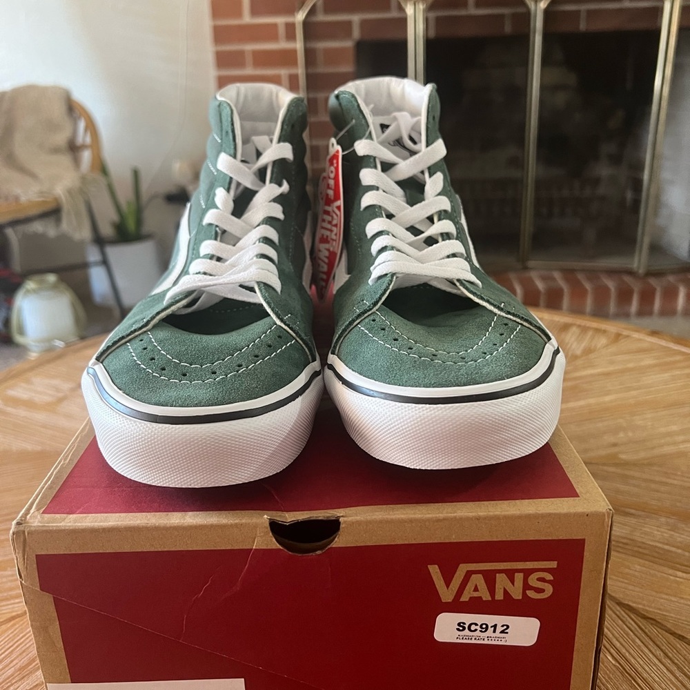 Vans - Picture 5 of 7